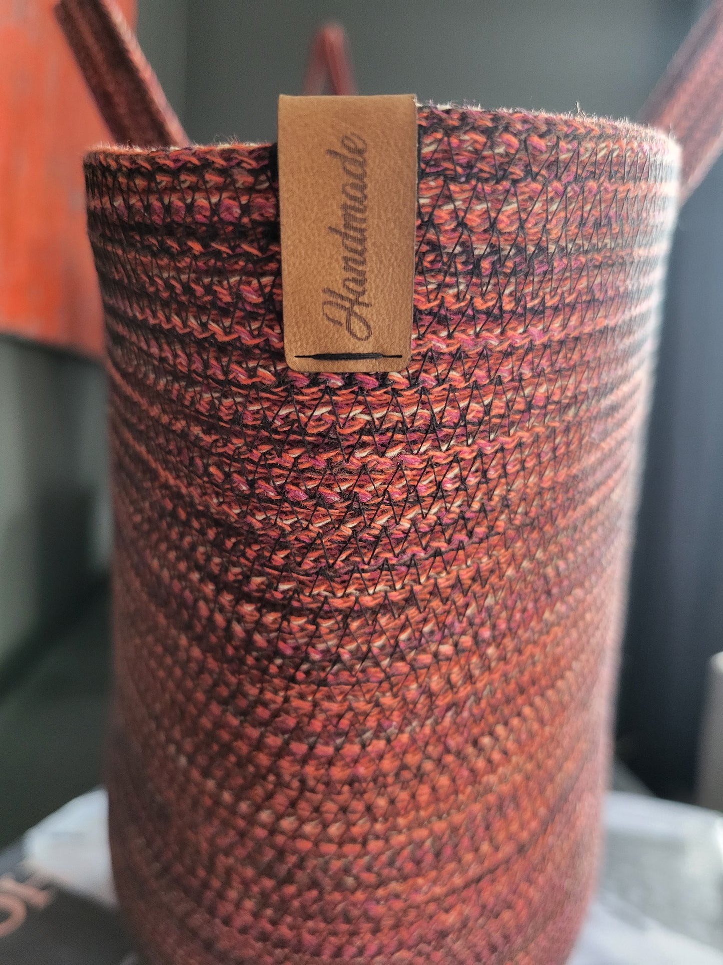 Handbag, rund botten, färgblandning.
