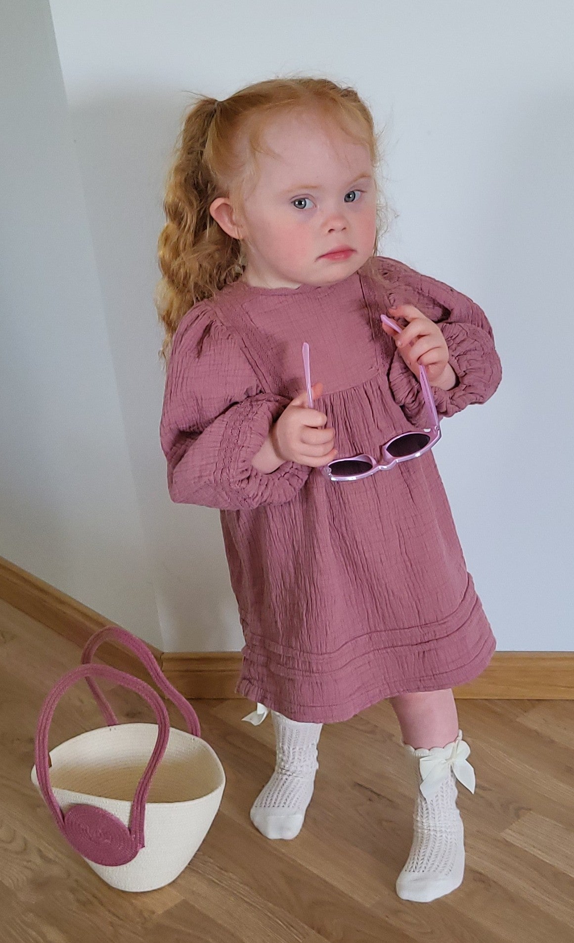 Barnväska mini - Vit med rosa snurr