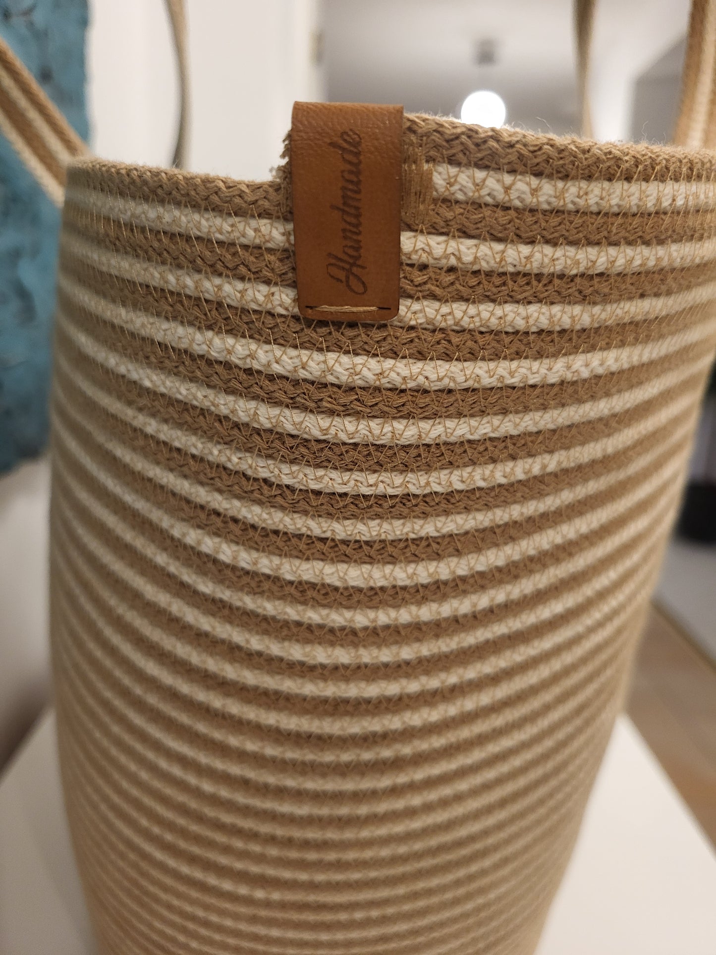 City Bag, randig. Karamell och rå bomull.
