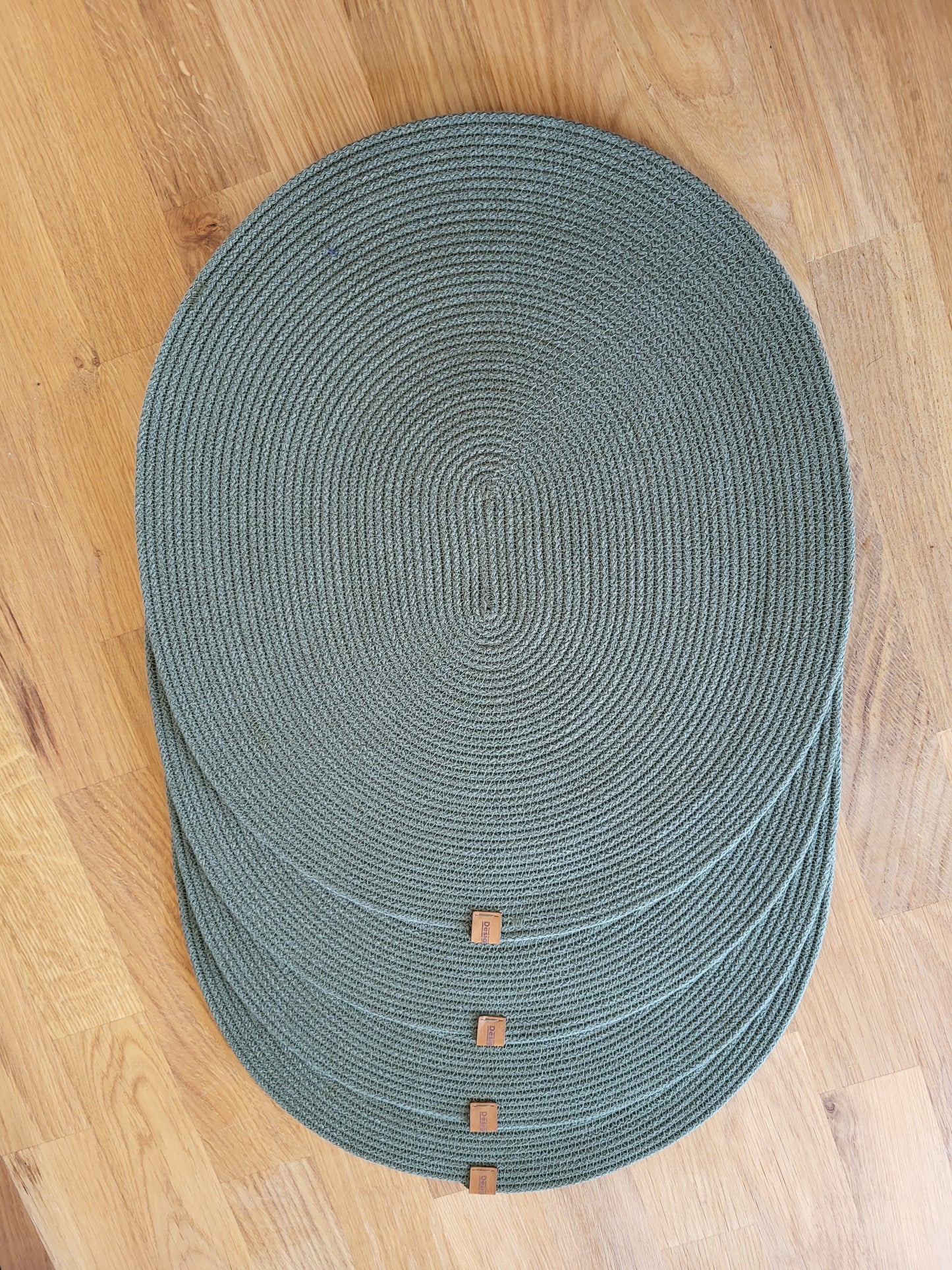 Underlägg - Oval 34x40 cm - Olivgrön