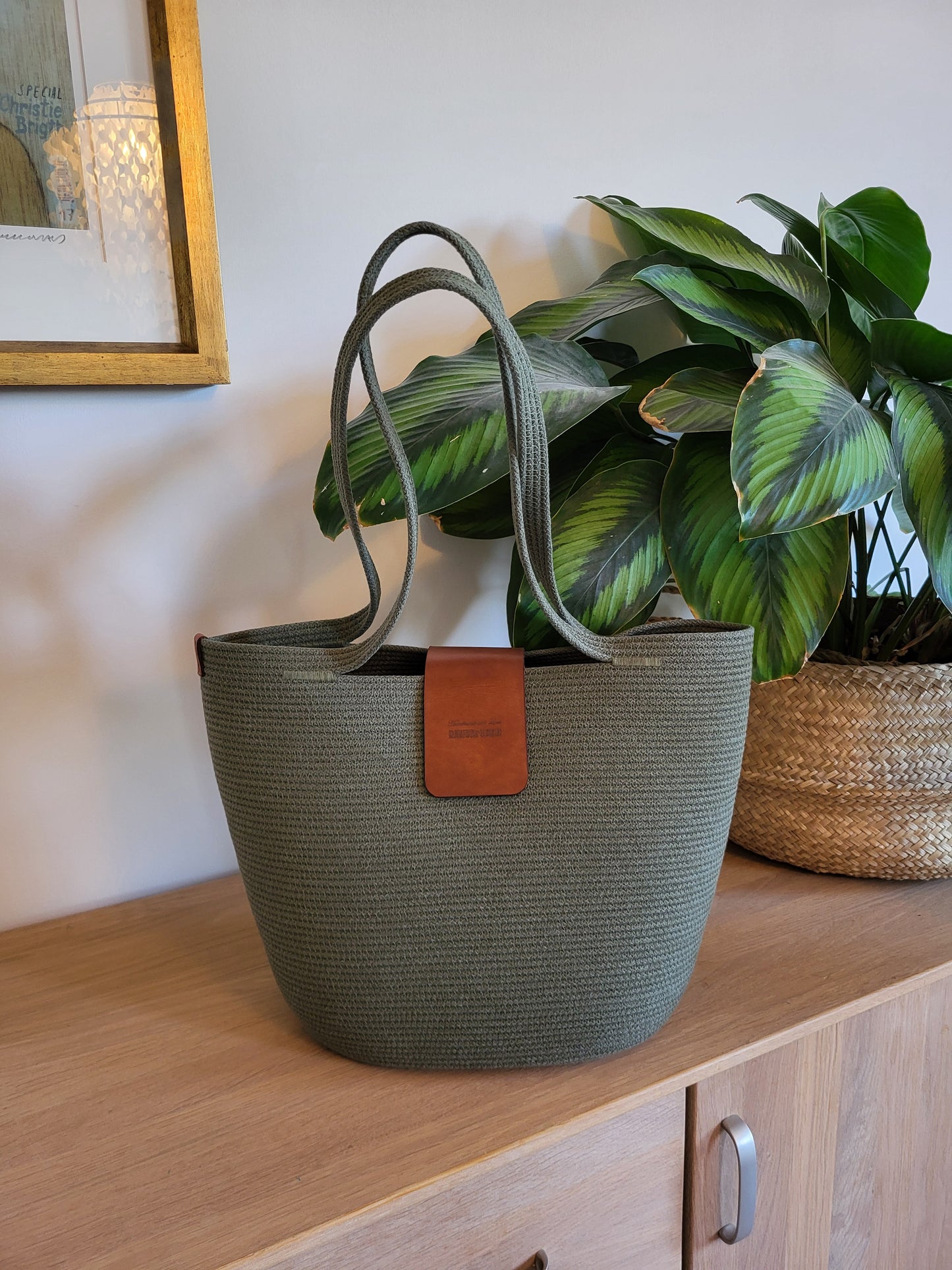 City Bag med läderspänne. Olivgrön.