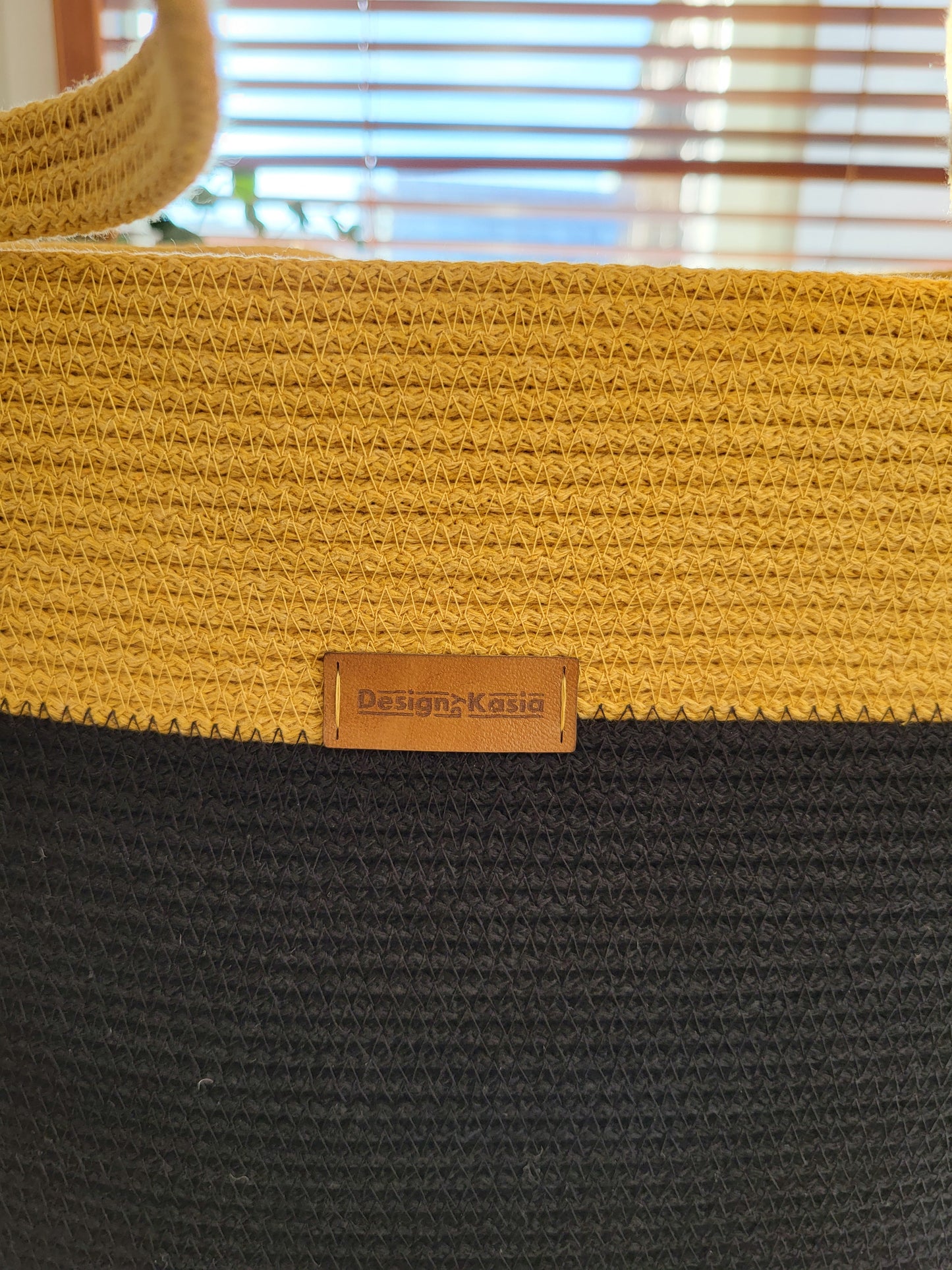 City Bag. Svart och senap