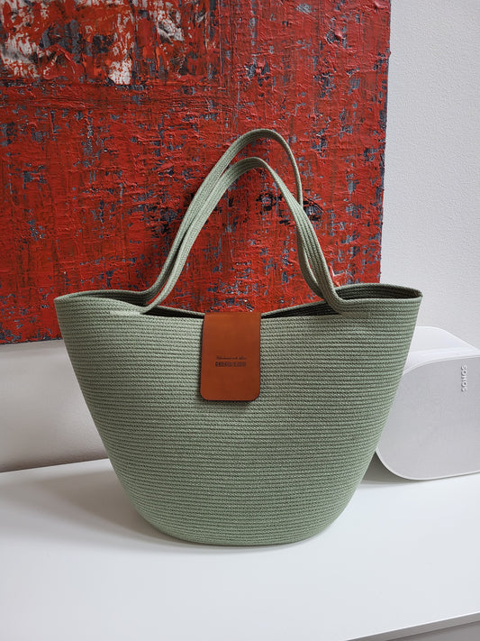 City Bag med spänne av läder - Salvia.