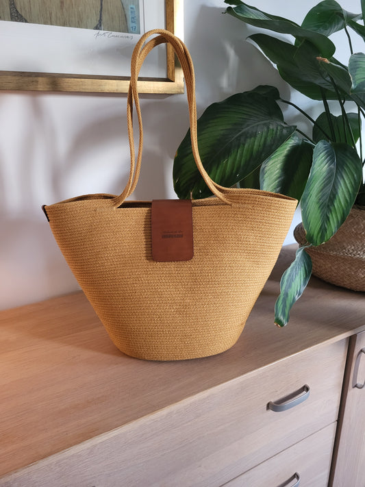 City Bag Horizon med läderspänne. Ockra.