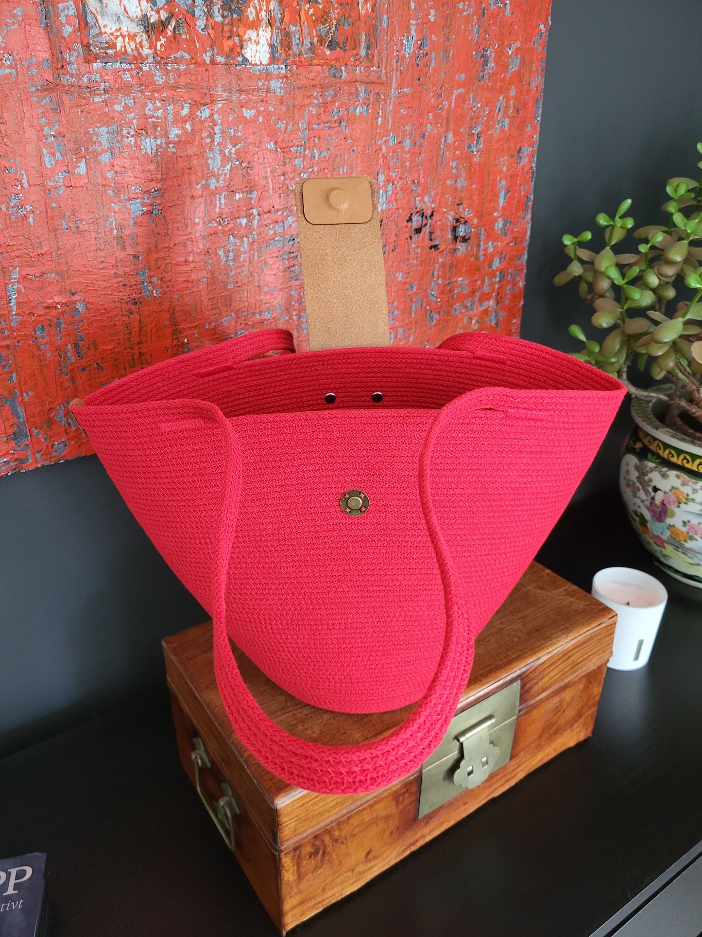City Bag med läderspänne. Röd