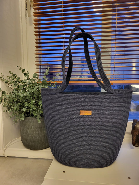 City Bag. Mörk jeans.