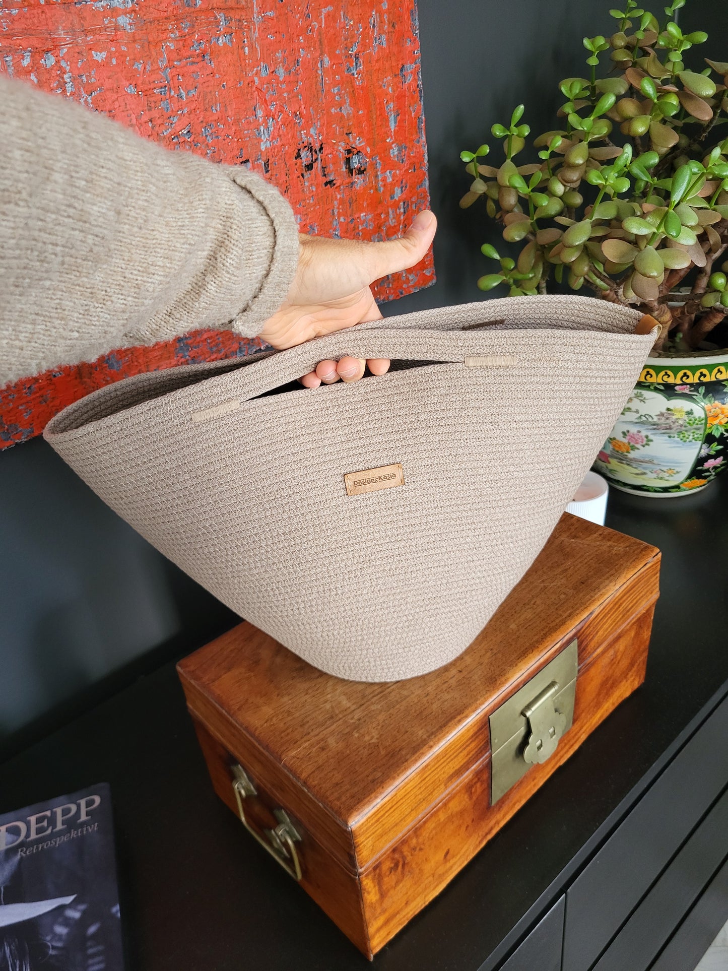 Handbag, rund botten. Cappucino.