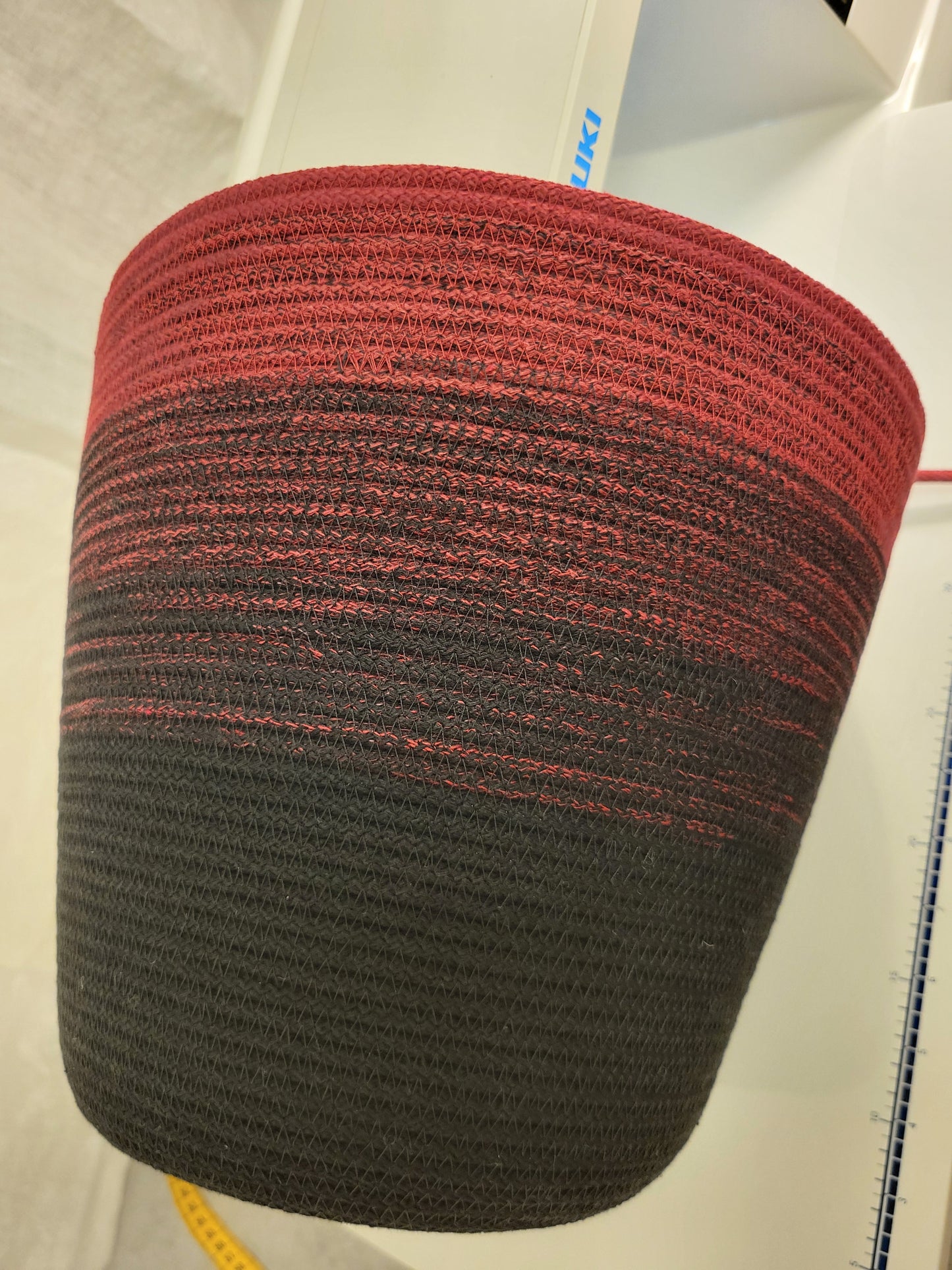 City Bag ombre. Svart och vinröd.