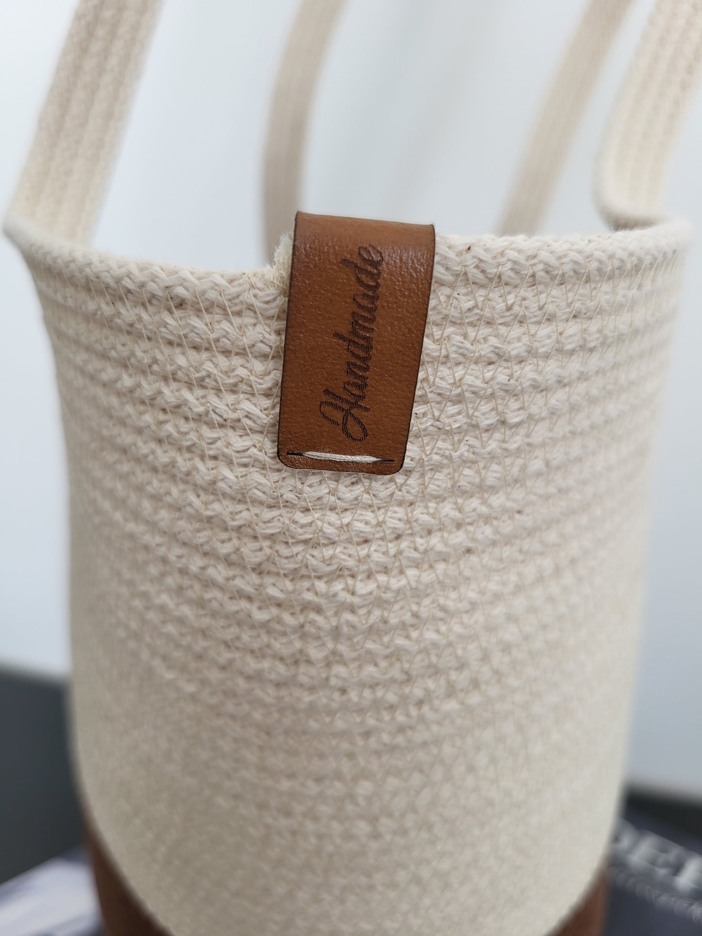 City Bag mini. Choklad och rå bomull.