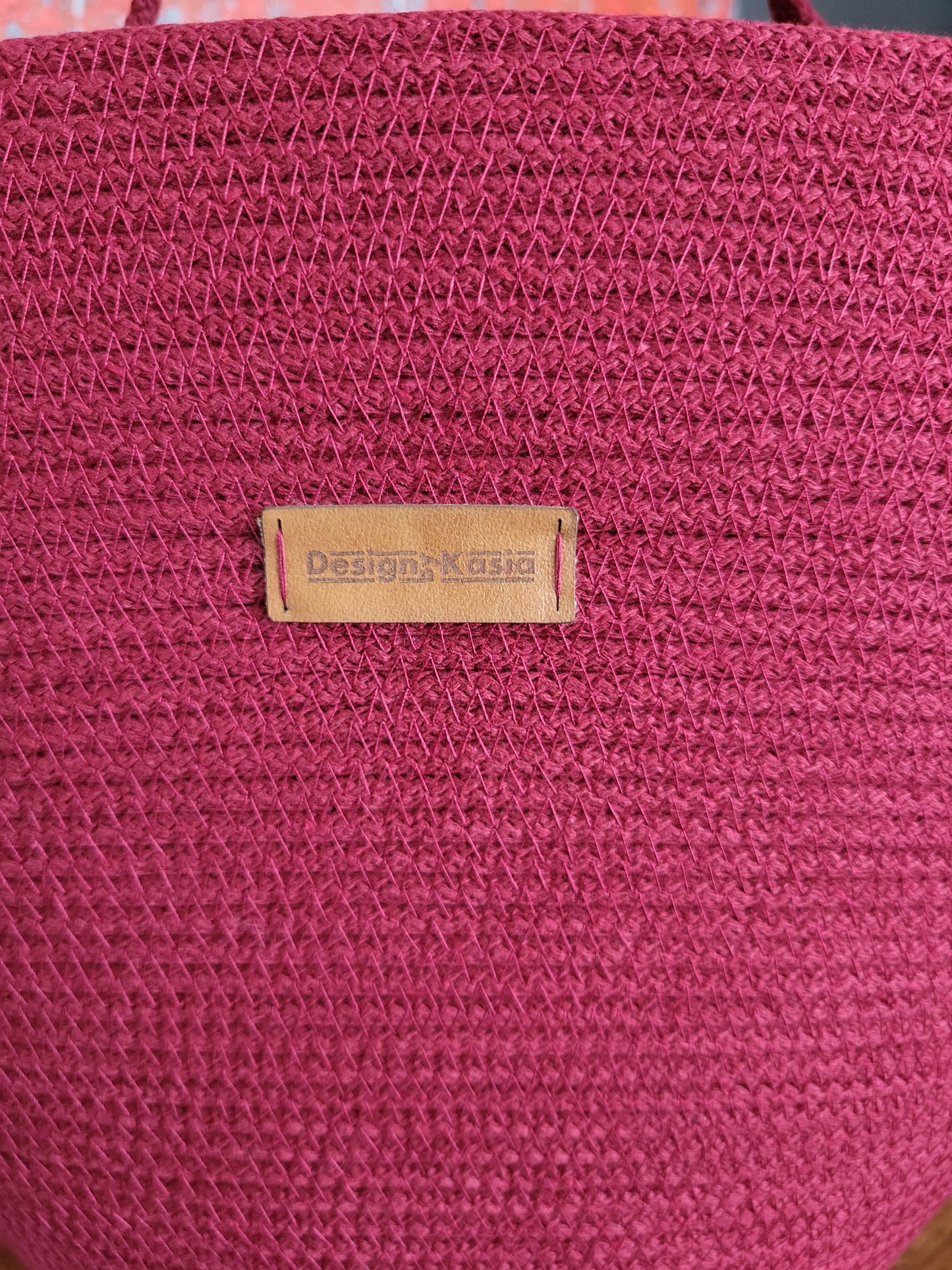City Bag, rund botten. Vinröd.