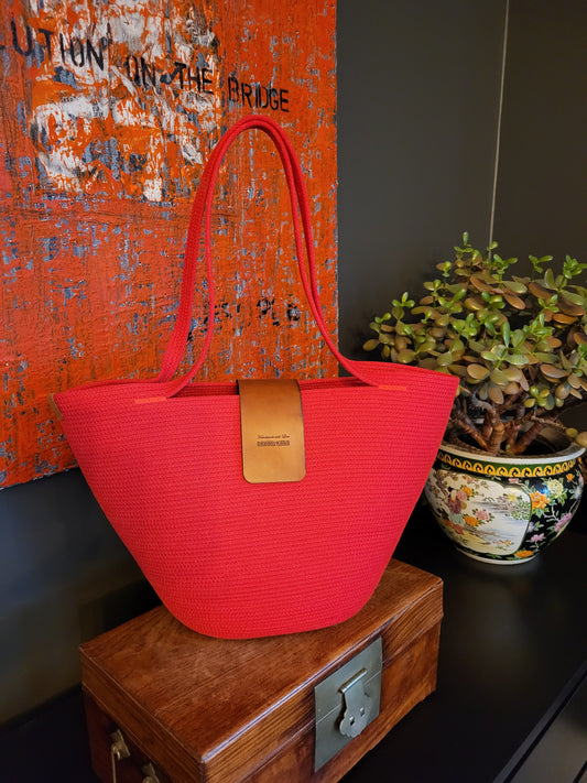 City Bag med läderspänne, Röd