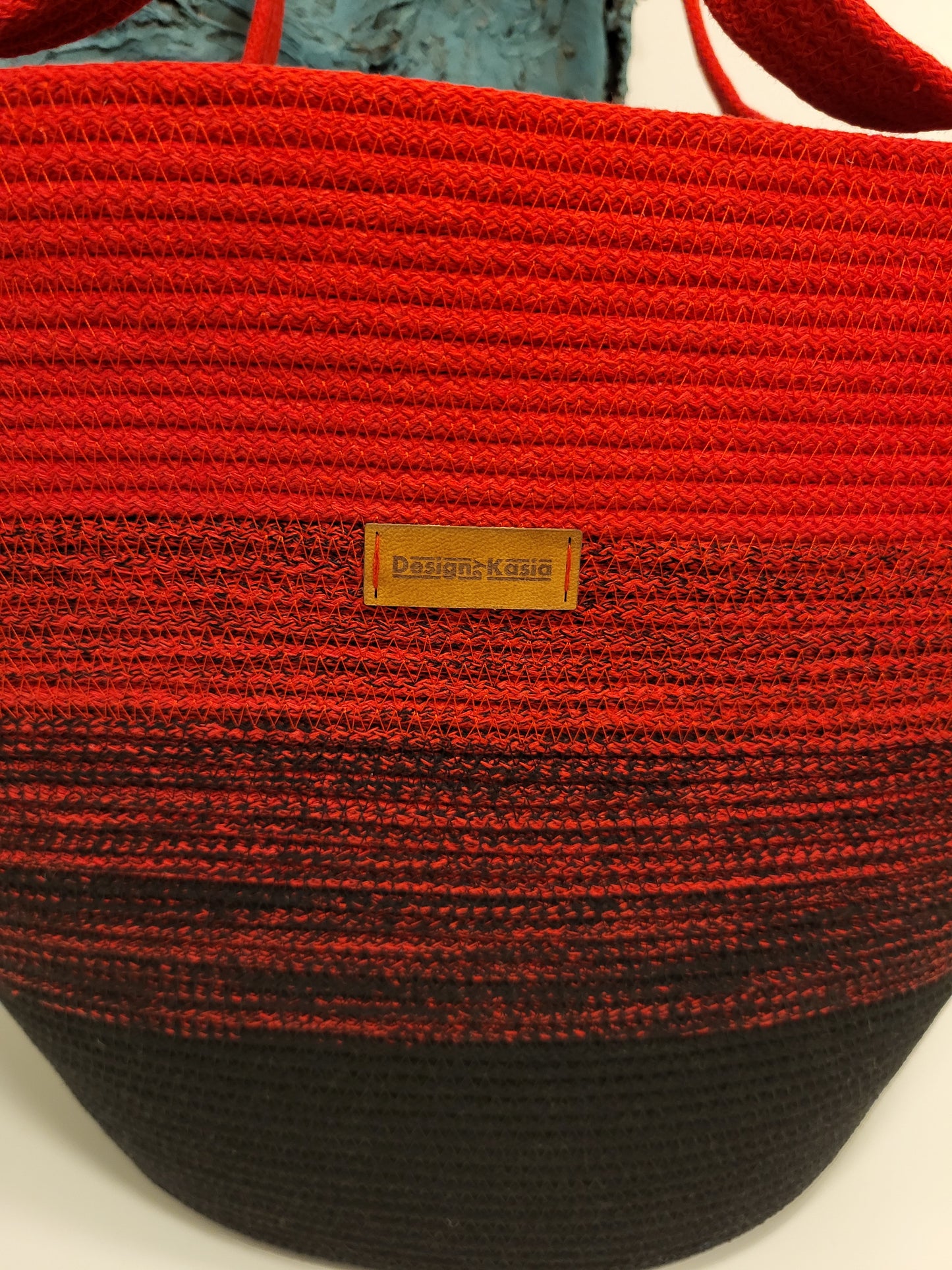 City Bag ombre. Svart och röd.