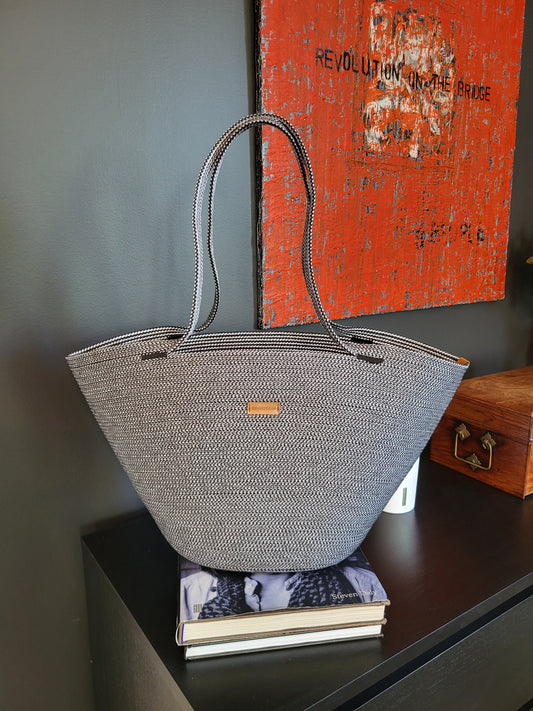 City Bag. Svart/vit