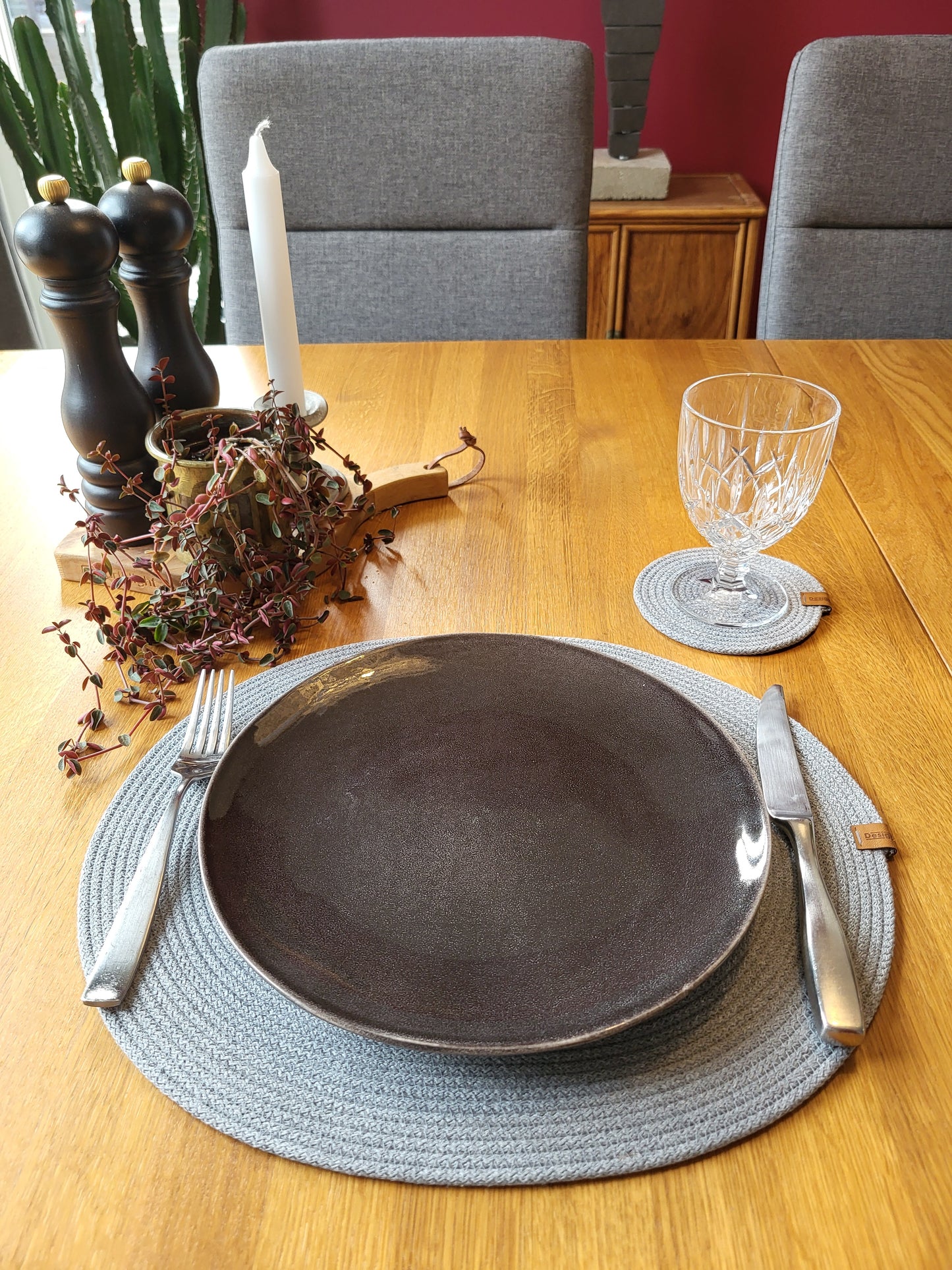 Underlägg - Oval 34x40 cm - Grå