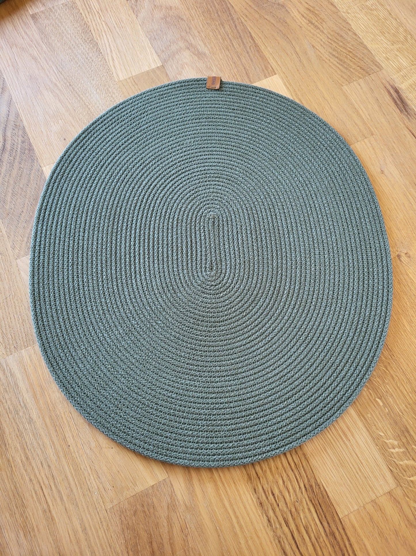Underlägg - Oval 34x40 cm - Olivgrön