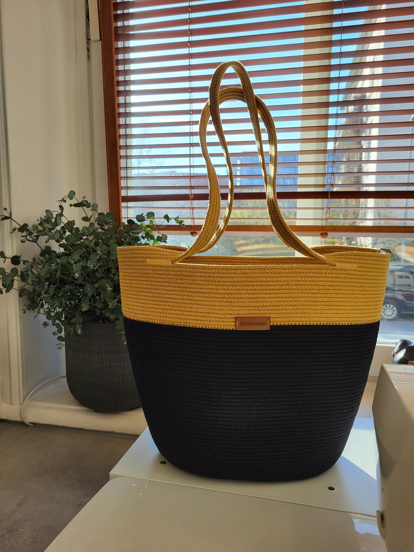 City Bag. Svart och senap