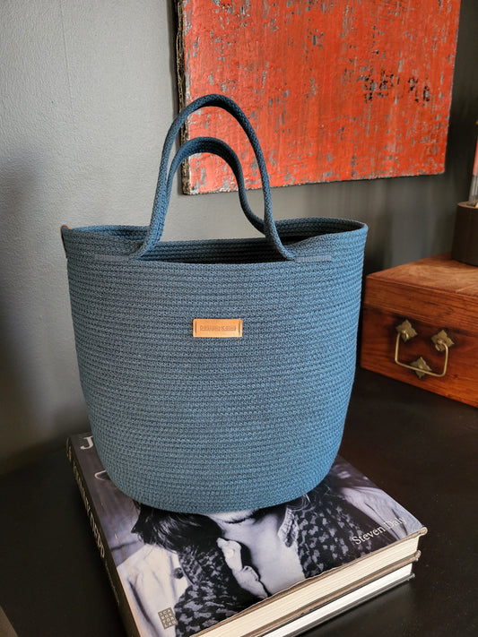Handbag. Petroleum.