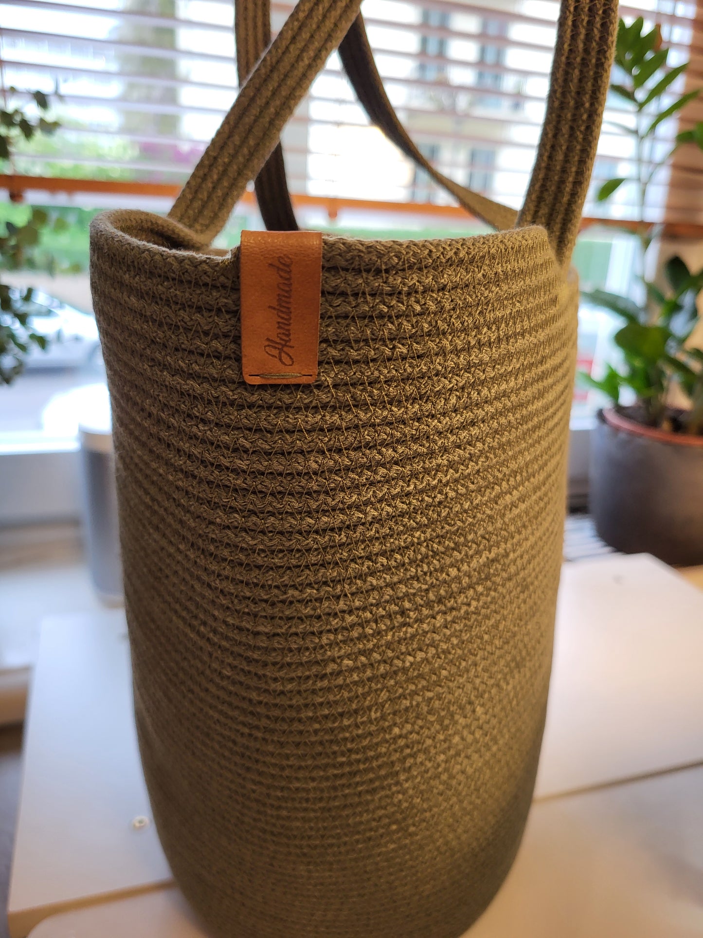 City Bag med läderspänne. Olivgrön.