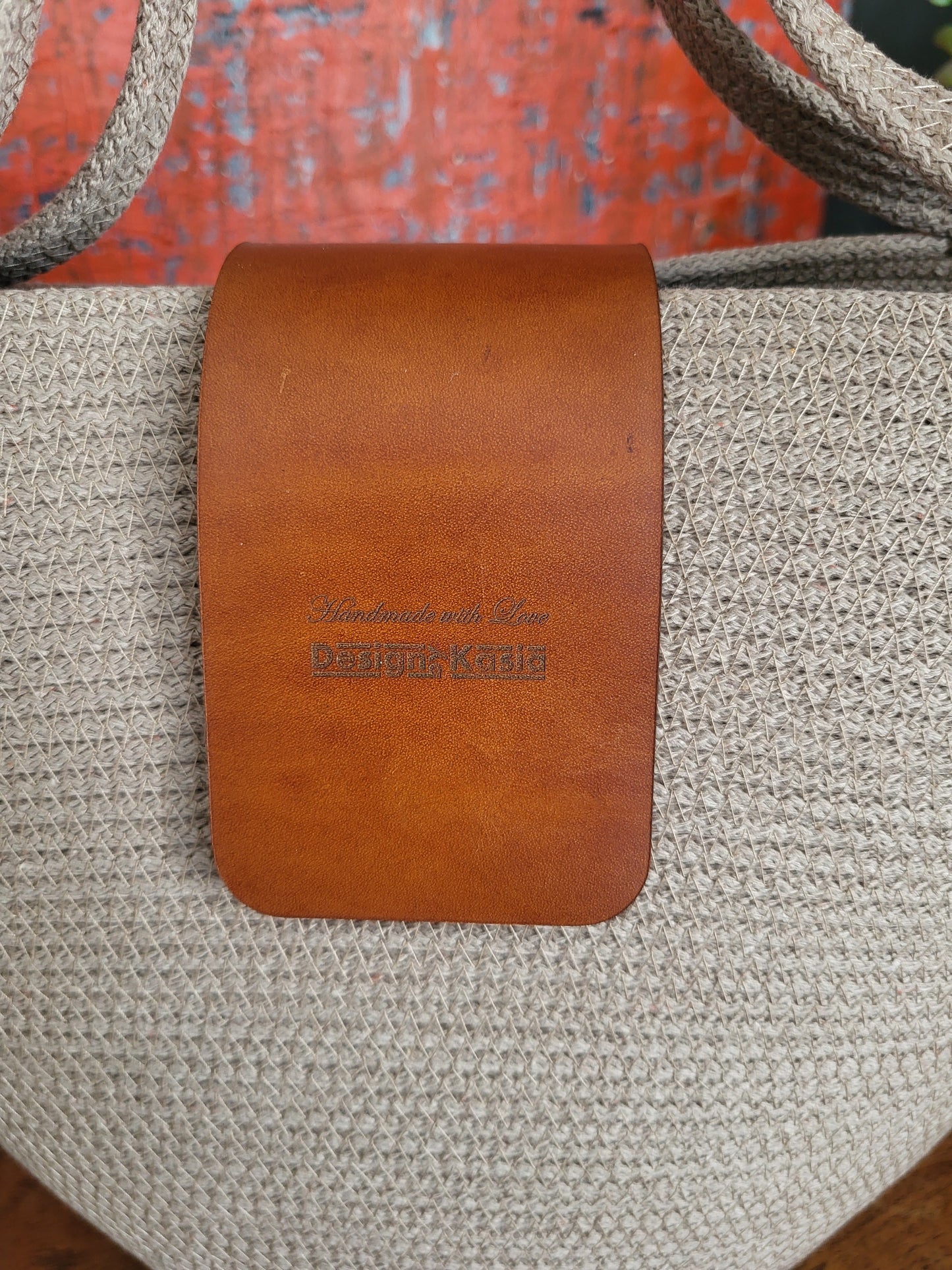 City Bag med läderspänne, rund botten. Cappucino.