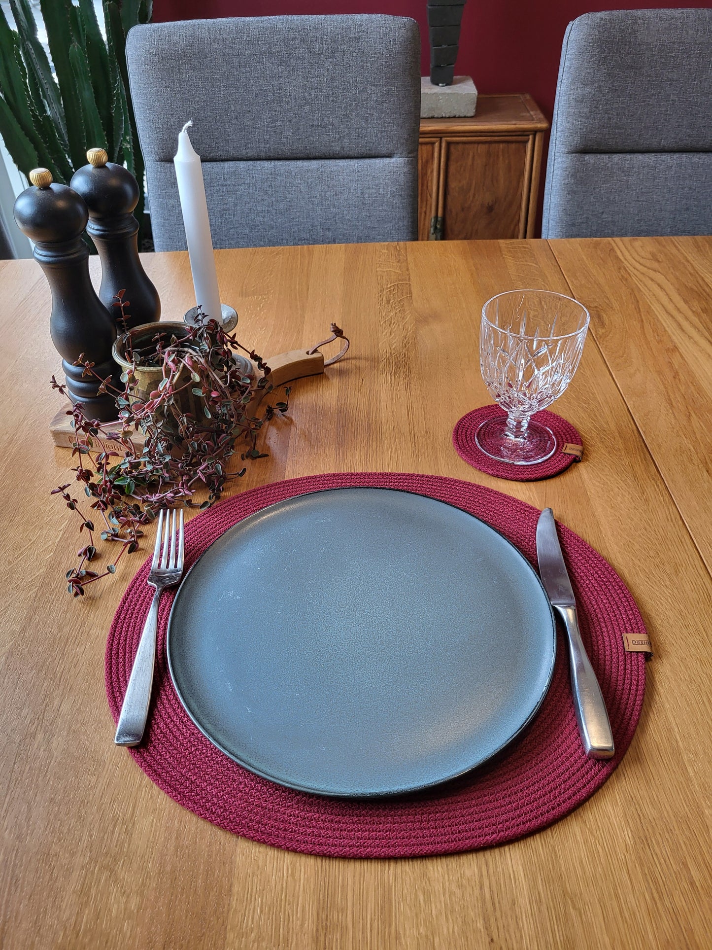 Underlägg - Oval 34x40 cm - Vinröd