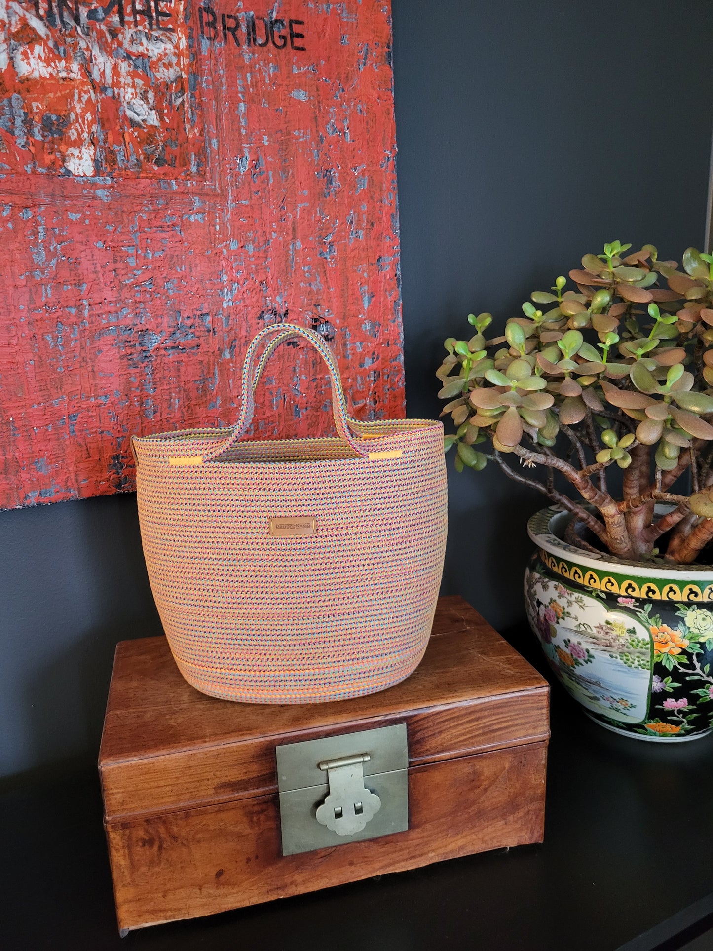 Handbag.