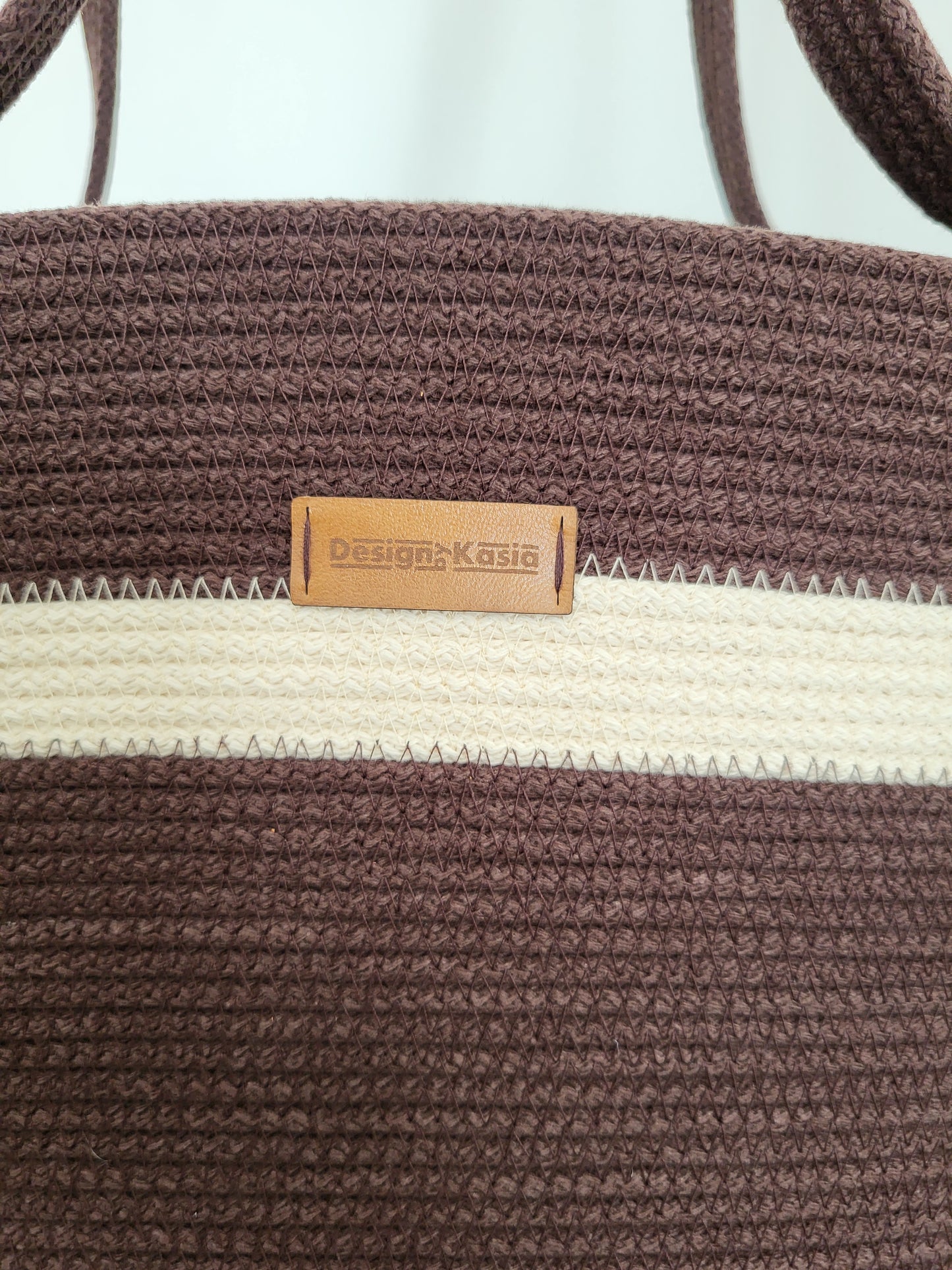 City Bag mini. Mörk choklad och rå bomull.
