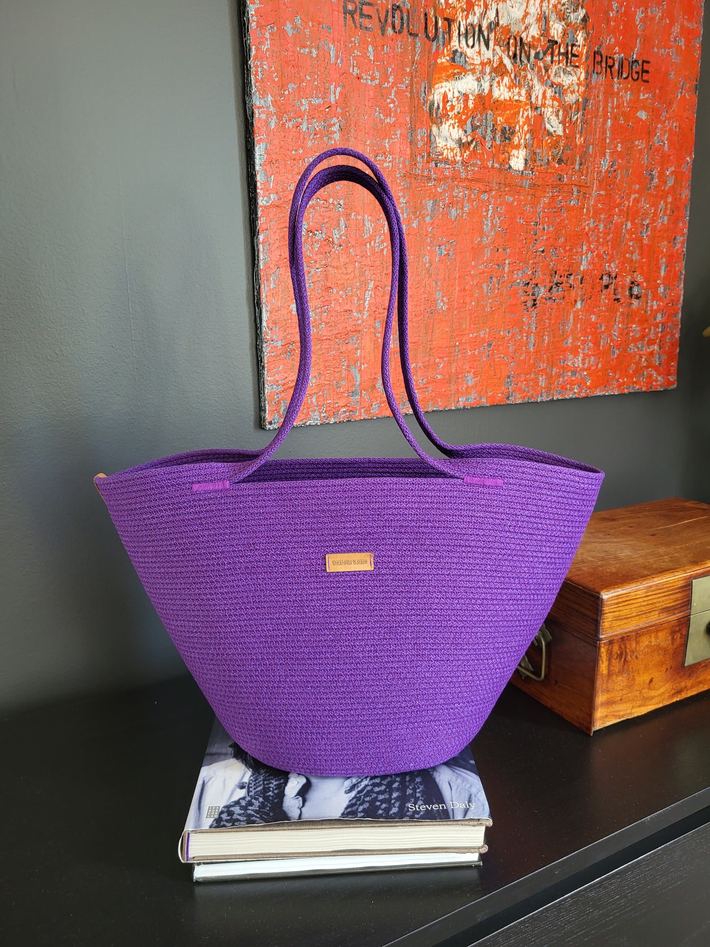 City Bag, oval botten. Aubergin.